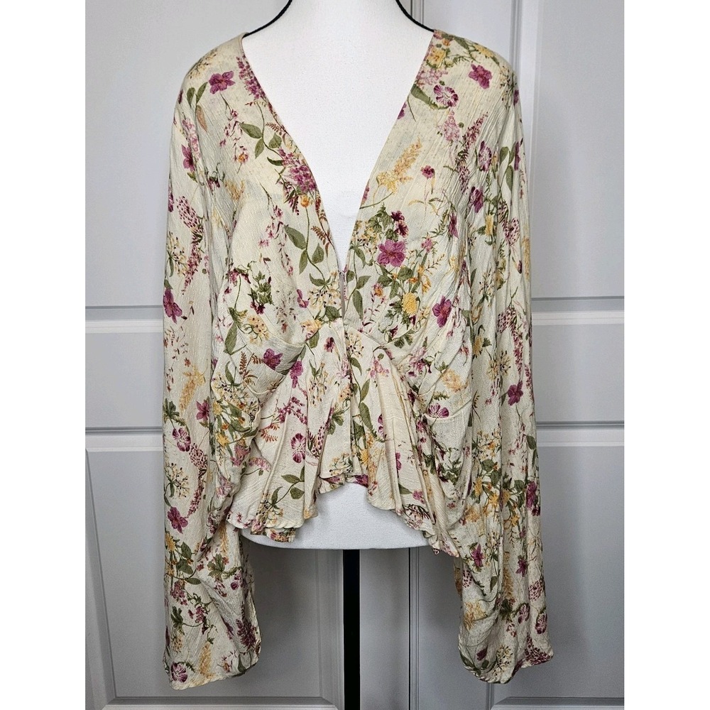 Band Of Gypsies Top Batwing Open Sleeve Low cut Size Large Floral Boho Fairycore